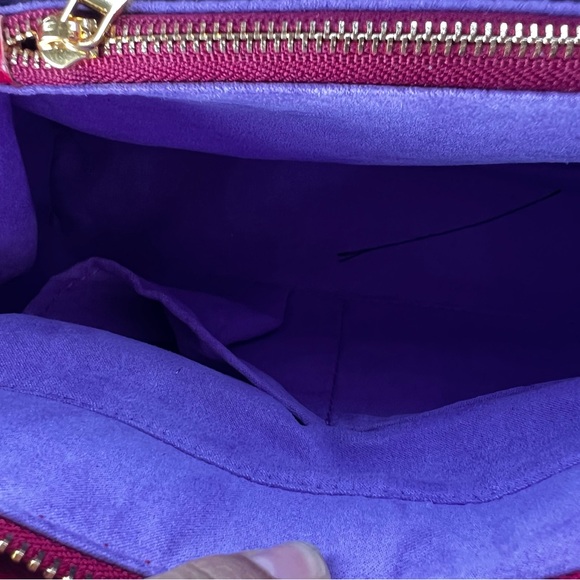 Crossbody or hand purse - Picture 9 of 10